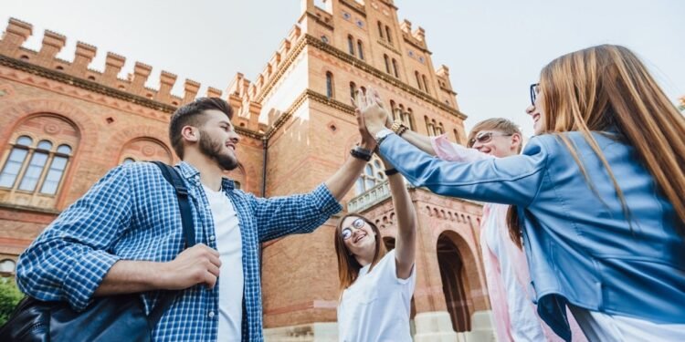 Top 10 Clinical Medicine Universities in United Kingdom 1 Clinical Medicine Universities