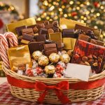 keranjang-hadiah-cokelat-untuk-natal