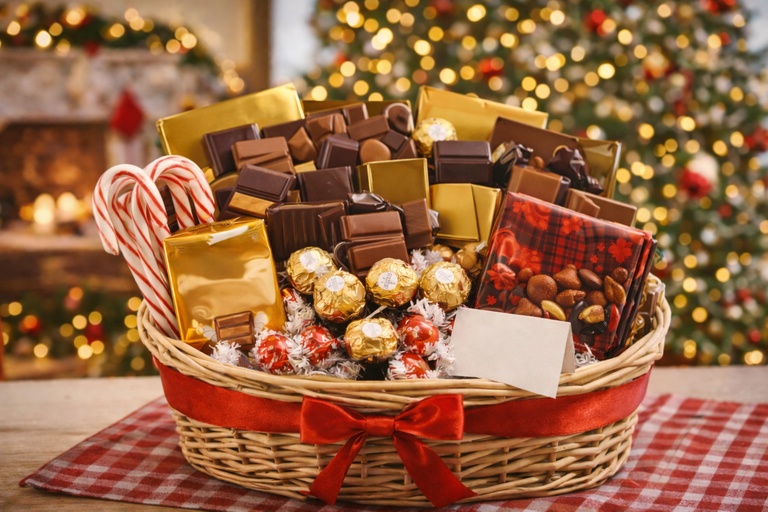 keranjang-hadiah-cokelat-untuk-natal